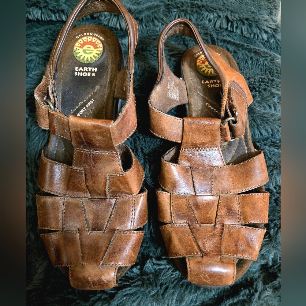 Earth fishermen sandals